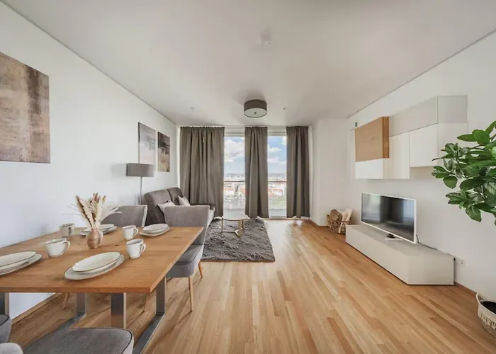 Skyline With Skypool And Free Parking Apartment *