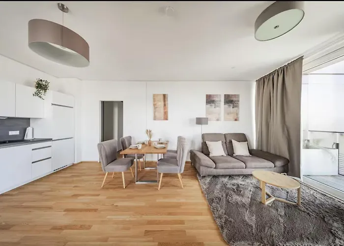 Skyline With Skypool And Free Parking Apartment *