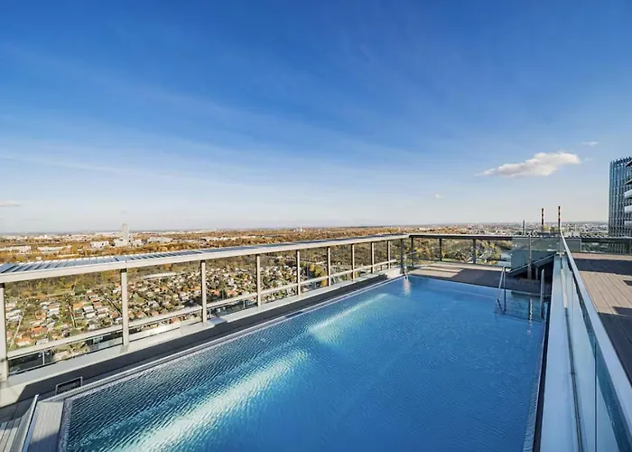 Skyline With Skypool And Free Parking Apartment