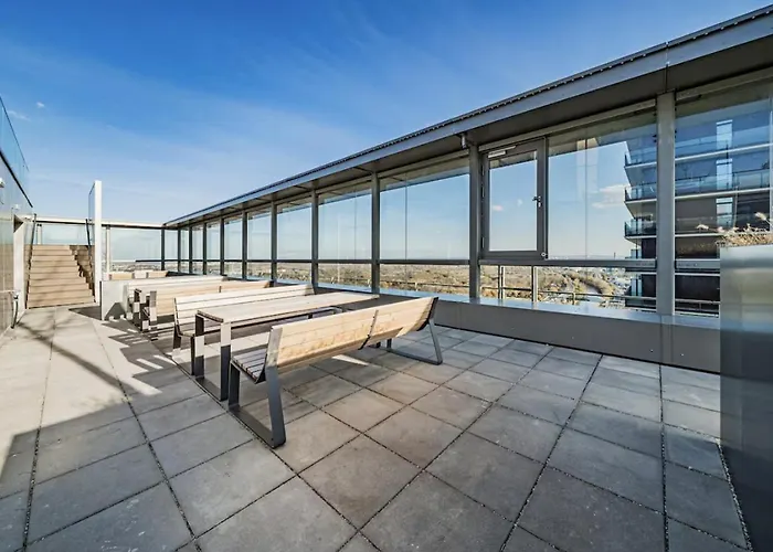 Skyline With Skypool And Free Parking Vienna