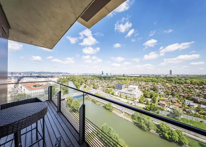 Skyline With Skypool And Free Parking